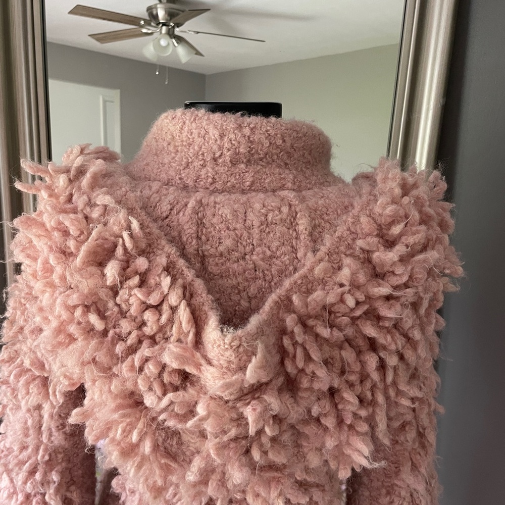 Giorgio Armani Pink Ski Jacket with Cozy Hood - Picture 3 of 8